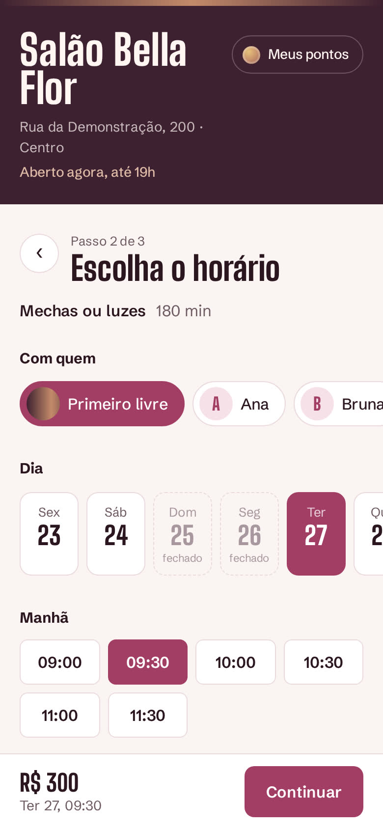 Tela de agendamento de mechas, com escolha da profissional, do dia e do horário